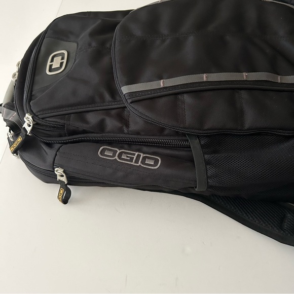 Ogio Durable Padded Breathable Black Axle Travel Laptop iPad Backpack Carrier - Picture 9 of 12